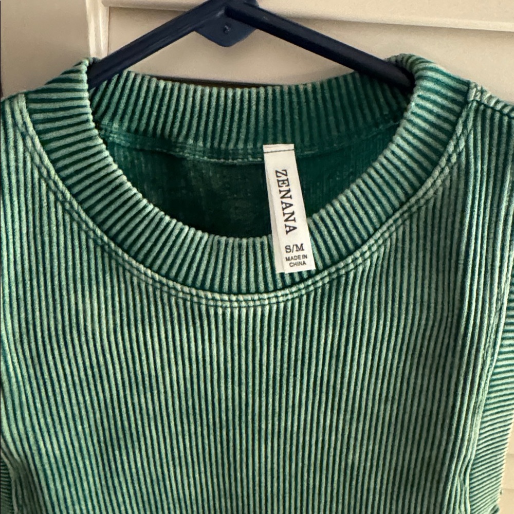 Green Sleeveless Ribbed Top - Picture 3 of 3